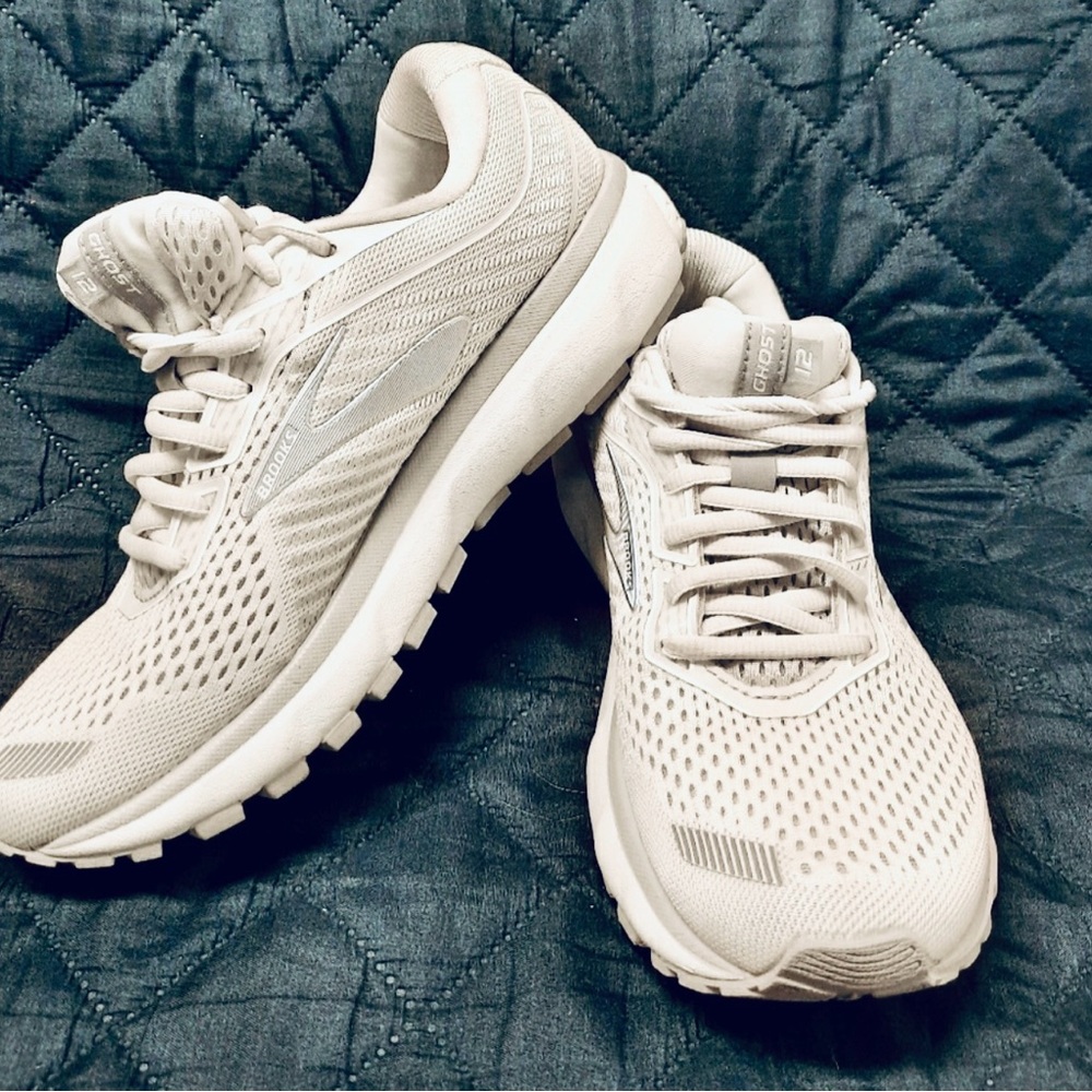Brooks Ghost size 8
